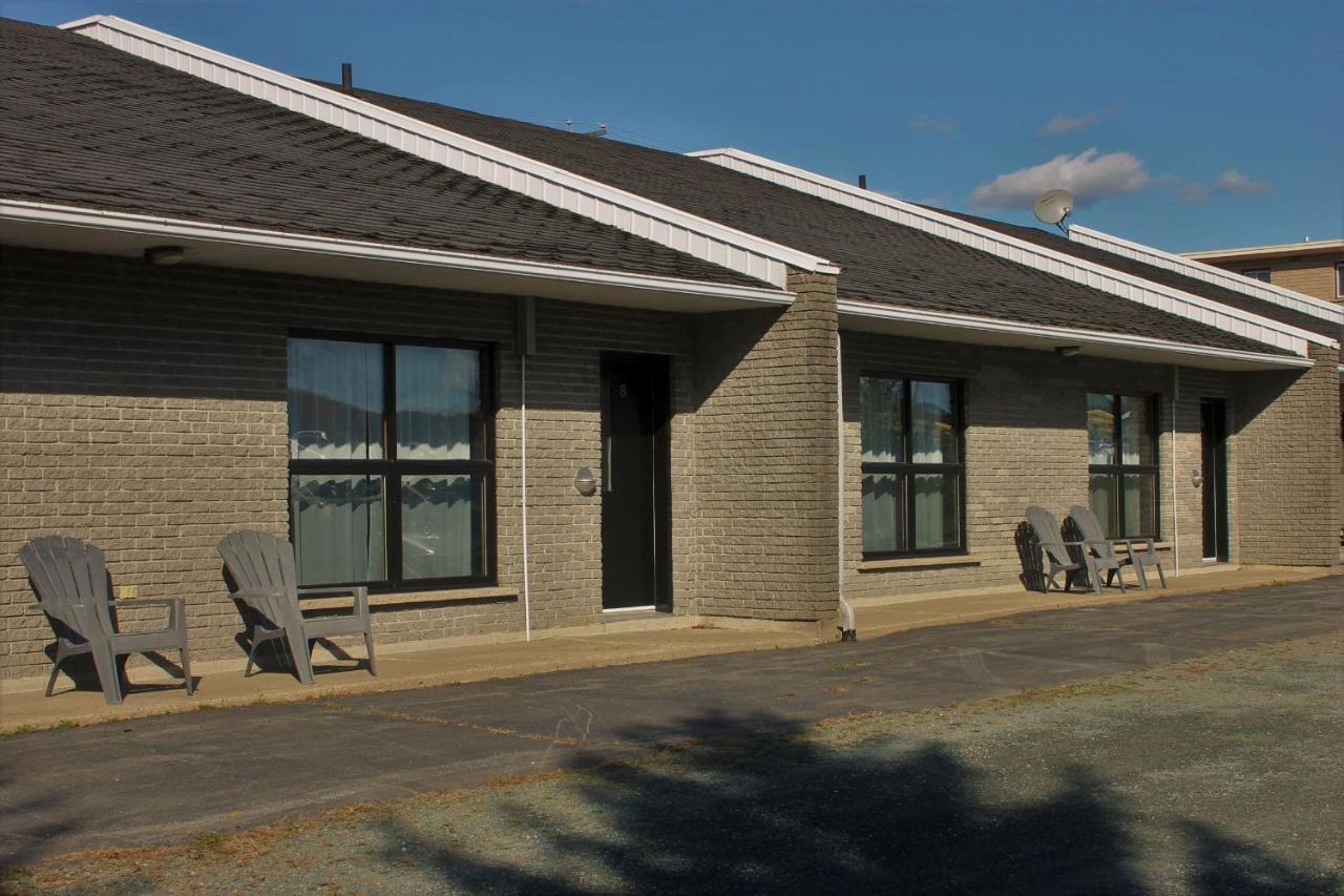 Motel Du Canton Valcourt Buitenkant foto